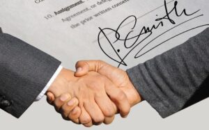 Las cláusulas onerosas más comunes en los contratos: una guía completa