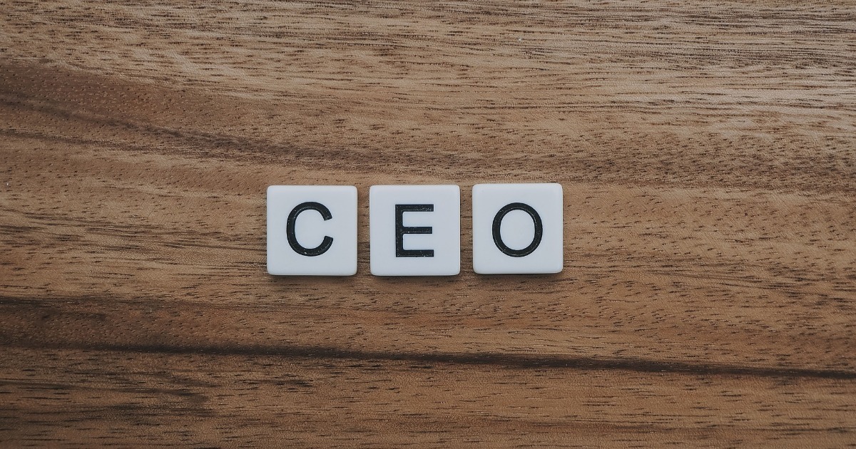 Diferencias y funciones de CEO, COO, CMO, CFO, CIO, CTO, CCO y CDO